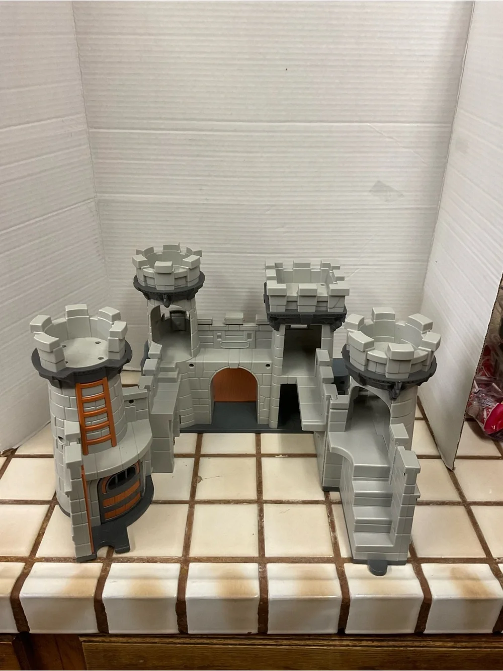 Adventure Castle Building Set - Gray and Red Play Castle